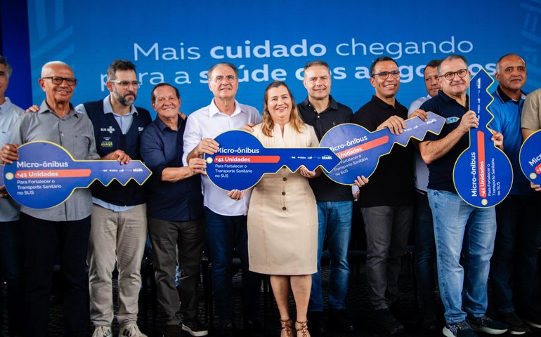 Governo de Alagoas participa da entrega de 47 veículos para o SUS em 15 municípios