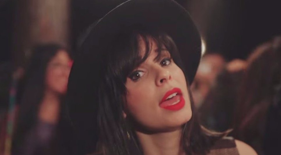 marcela-tais-ame-mais-julgue-menos.jpg