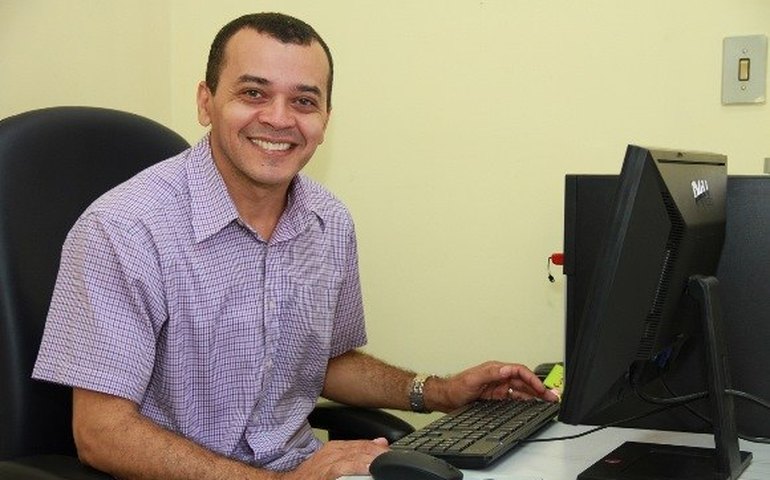 Servidor da Educação é reconhecido como funcionário modelo