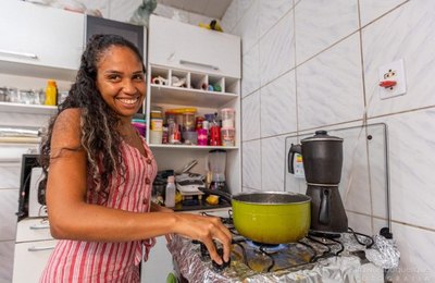 População de baixa renda tem direito a auxílio para colocar em dia contas de água, luz ou gás