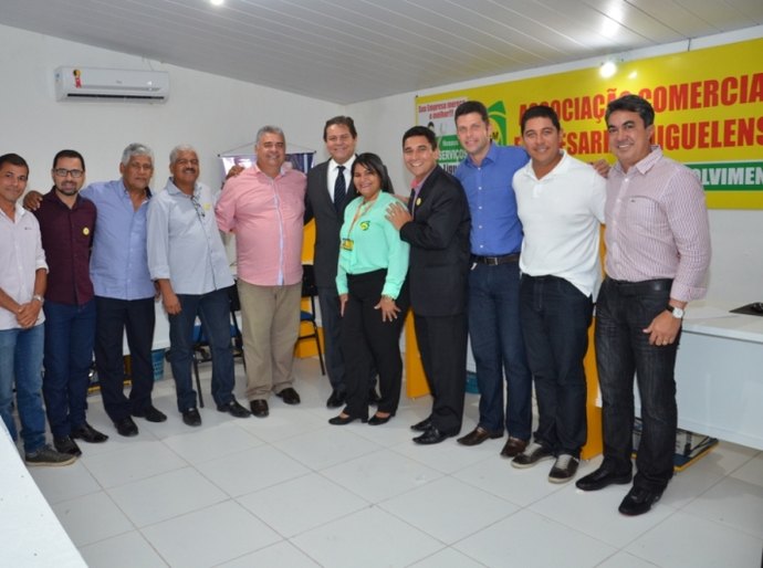 Prefeito George Clemente participa da reinauguração da Sala do Empreendedor