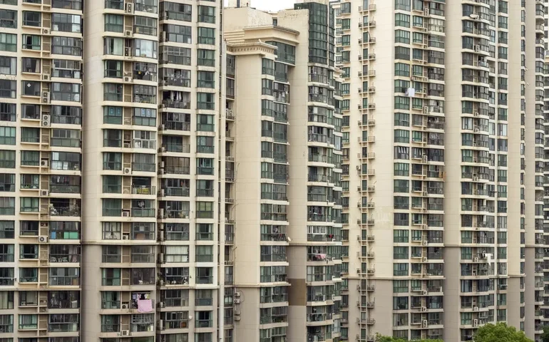 Vendas de novas moradias na China caem 22% entre janeiro e outubro, mas sinalizam melhora