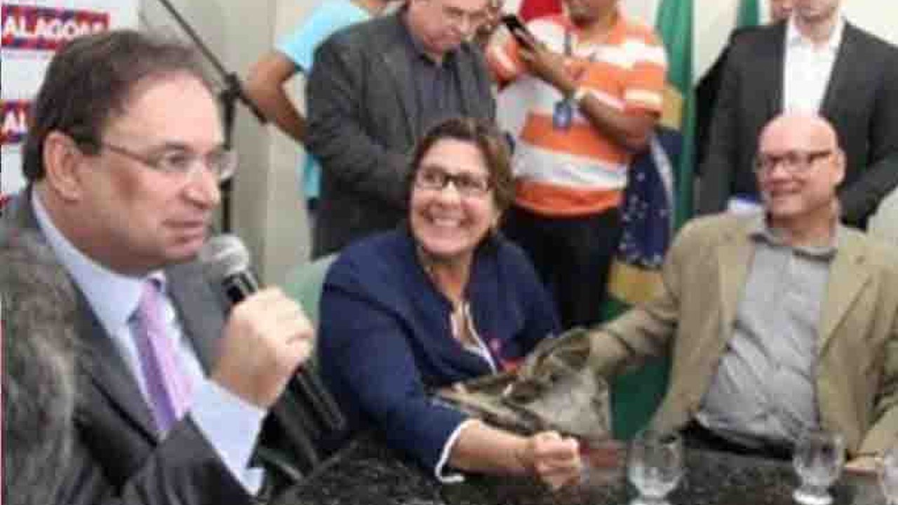 Luciano despacha em Arapiraca e reafirma apoio a Célia