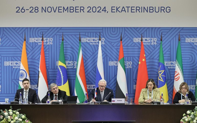 Eleições polarizadas mundo afora, BRICS como sucesso mundial e desdolarização: a geopolítica em 2024