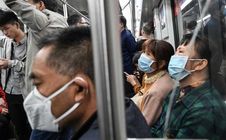 Coronavírus: Pequim e Shenzhen deixam de exigir testes negativos no transporte