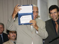 Sindicato entrega placa ao pastor José Antonio