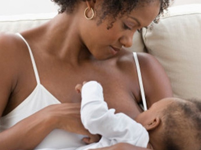 Mães com suspeita ou confirmação de zika devem amamentar normalmente