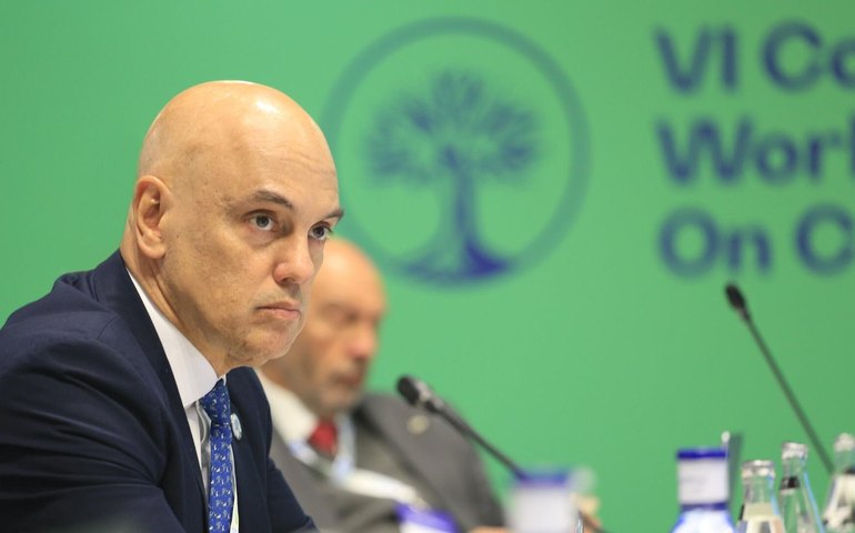 Alexandre de Moraes preside sessão do STF pela primeira vez