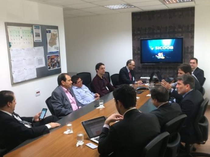 Empresários de AL visitam cooperativa de crédito do setor de Habitação