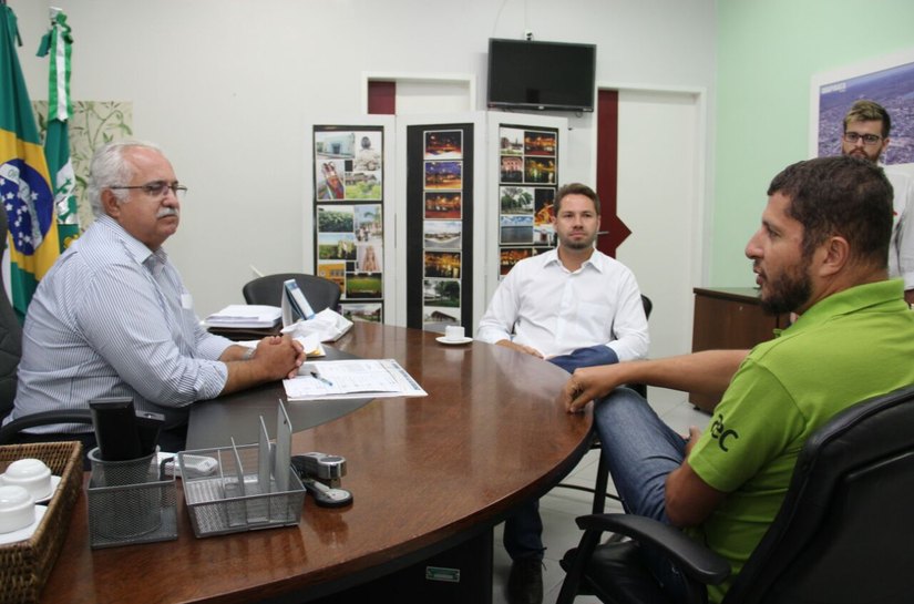 Diretor de Call Center apresenta plano de expansão para Rogério Teófilo