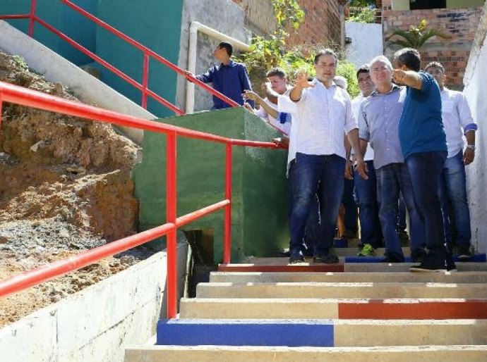 Governador Renan Filho inaugura obras de mobilidade urbana no Jacintinho