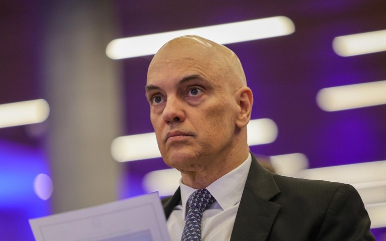 Moraes determina que Bolsonaro apresente convite oficial para a posse de Trump