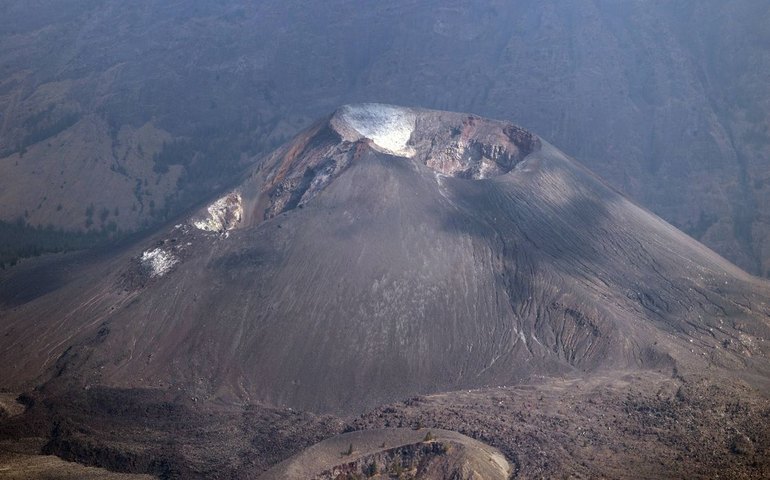 Atleta aponta despreparo de turistas em trilha de vulcão na Indonésia