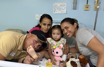 Após quase um mês internada, criança vítima de capotamento recebe alta do HGE