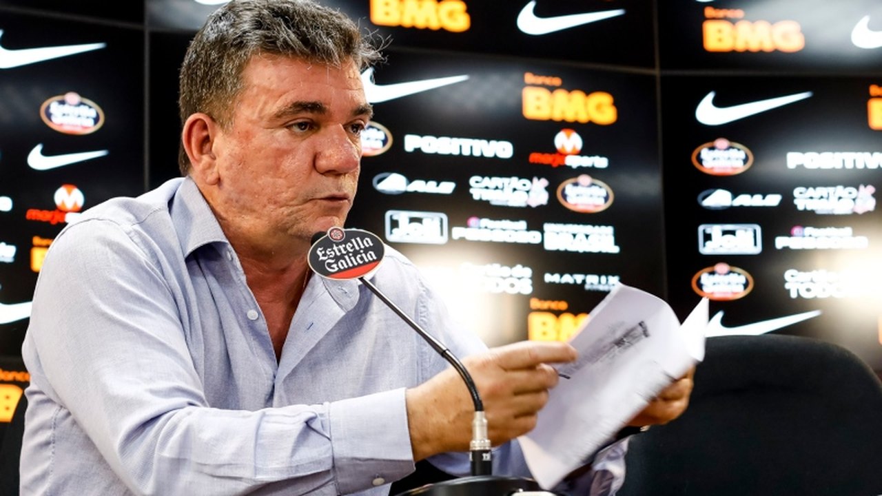 Grupo de conselheiros questiona Andrés por operação sobre venda de Pedrinho