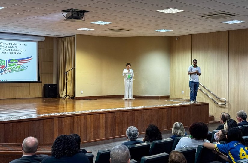Juíza do TJAL palestra sobre inteligência artificial nas eleições
