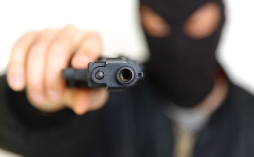 Suspeito de tentativa de roubo é contido por populares na Cidade Universitária