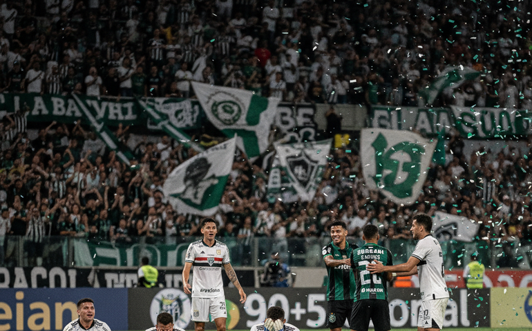 Brazão pega pênalti, Barreal marca, mas Santos cede empate ao Guarani no final