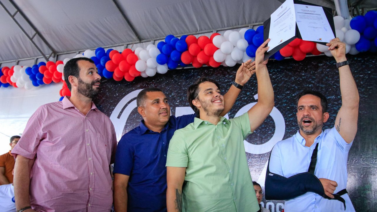 No Benedito Bentes, Paulo Dantas assina ordens de serviço para obras na área da Segurança Pública