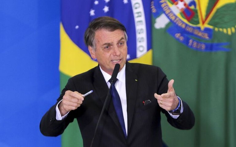 Bolsonaro diz que quer dar reajuste de 5% para todo funcionalismo ainda este ano