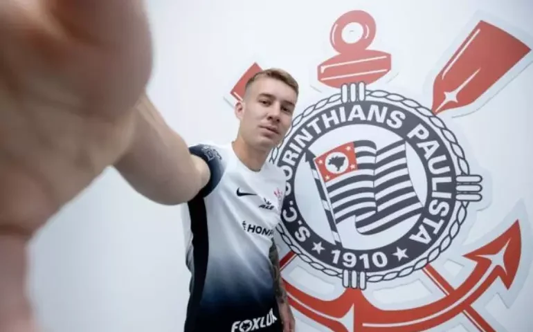 Charles, do Corinthians, é suspenso por dois jogos após julgamento no STJD