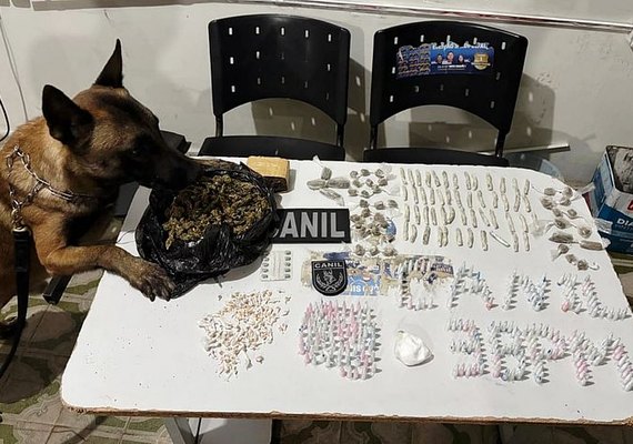 Polícia apreende drogas avaliadas em R$ 9,5 mil em residência abandonada em Arapiraca