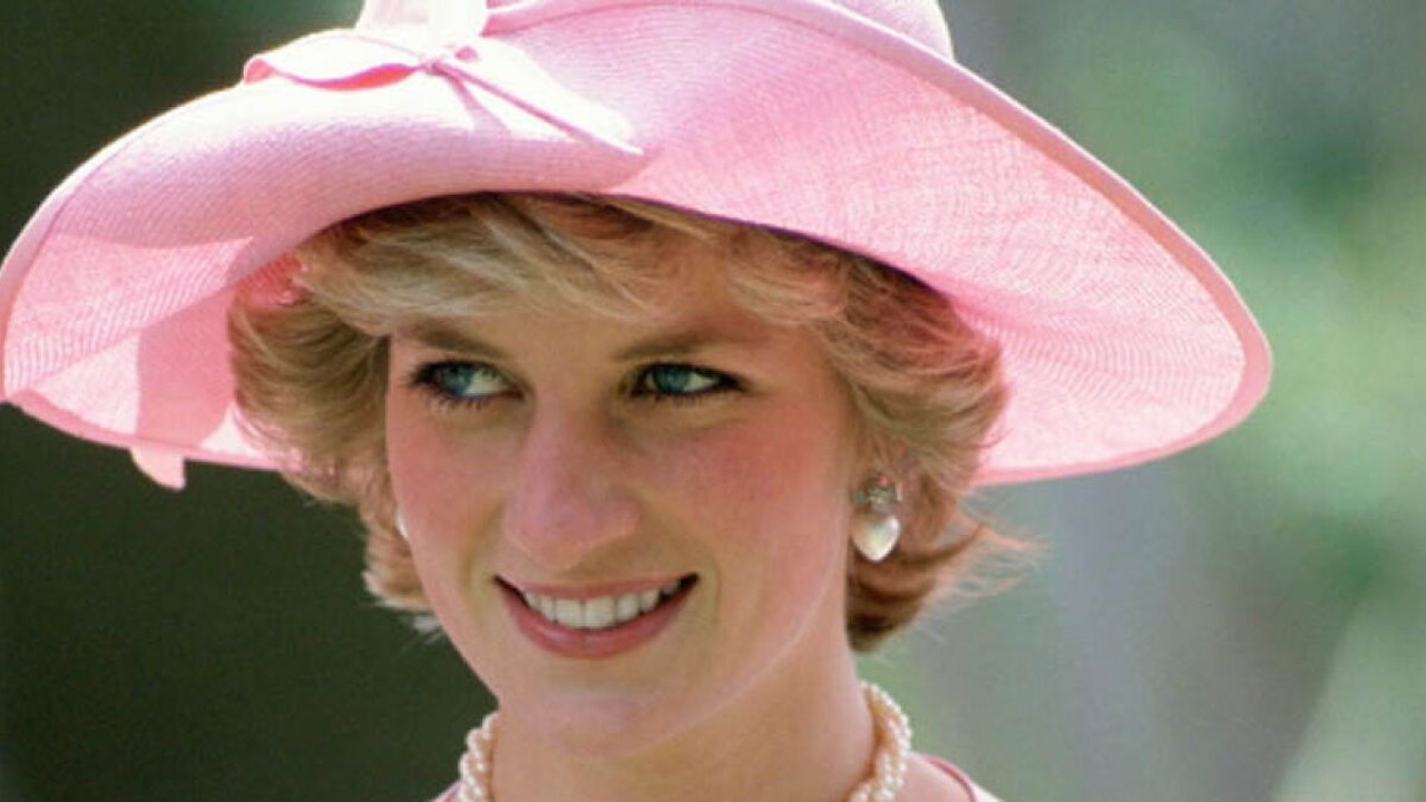 Charles queria uma menina e ficou decepcionado quando Harry nasceu, revela novo áudio de Diana