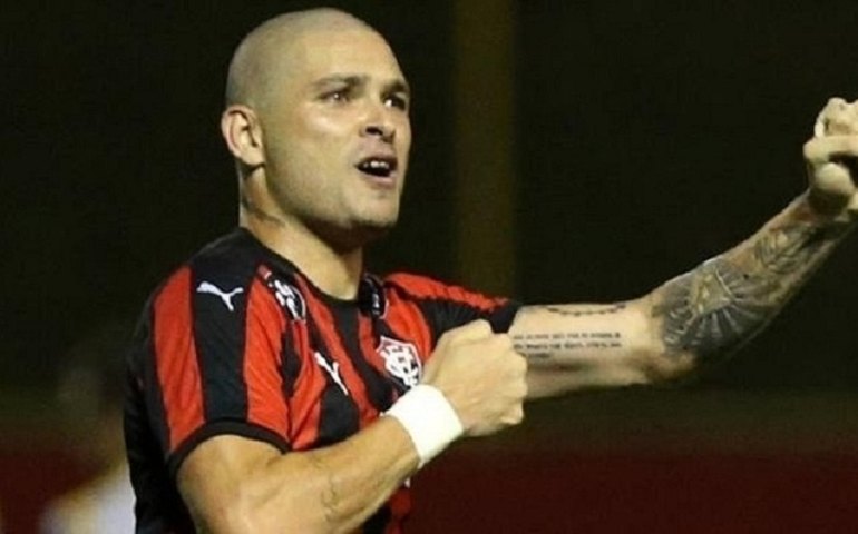 Galo contrata o zagueiro Guilherme Mattis