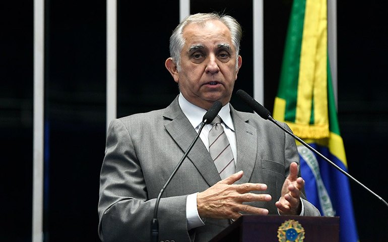 Izalci critica pressa na reforma tributária e defende mais debate