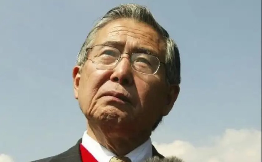 Ex-presidente do Peru Alberto Fujimori deixa prisão após receber indulto humanitário