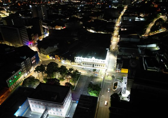 Centro de Maceió têm iluminação pública modernizada com tecnologia LED