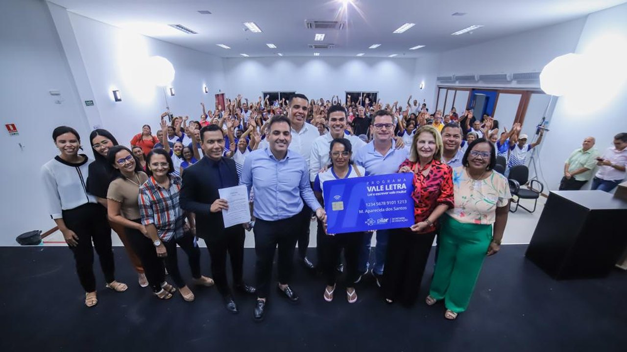 Pilar abre inscrições de bolsa de R$ 120 para analfabetos e prefeito garante: “Reduzir a zero”