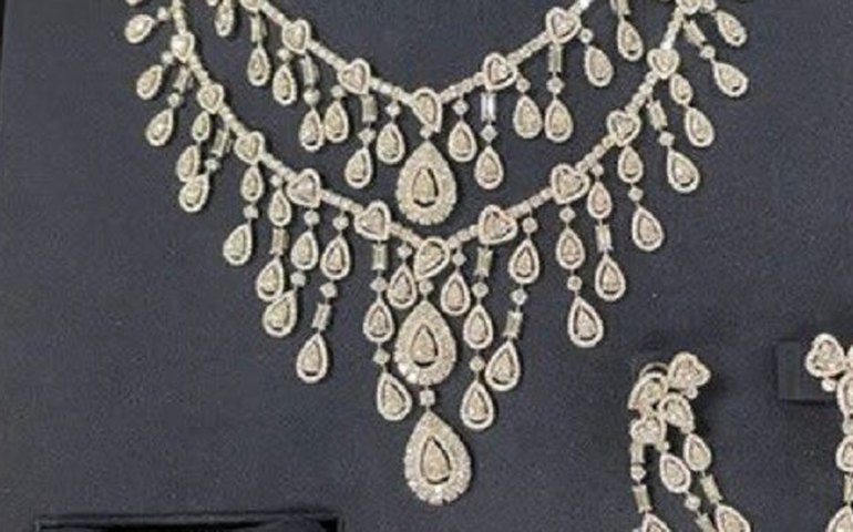 Conjunto de joias de 3.500 anos é descoberto em ilha grega e intriga especialistas