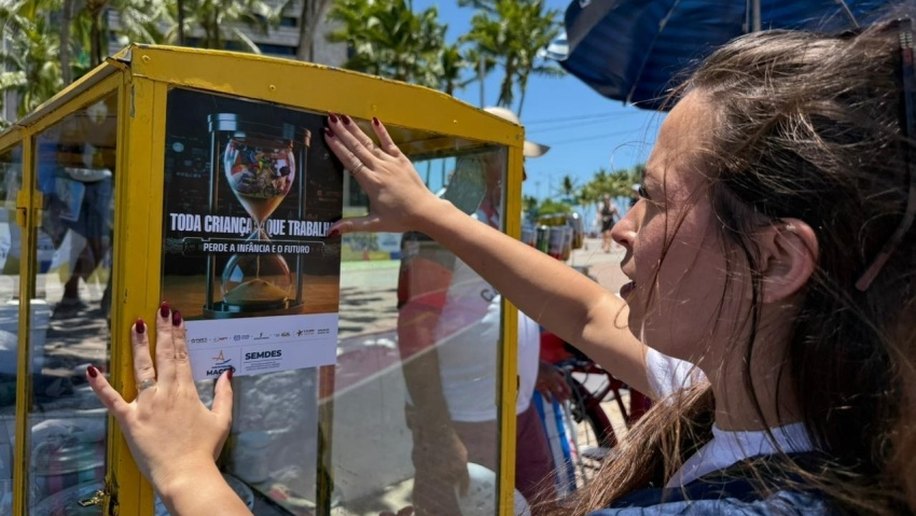 Semdes realiza ação de combate ao trabalho infantil na orla de Maceió