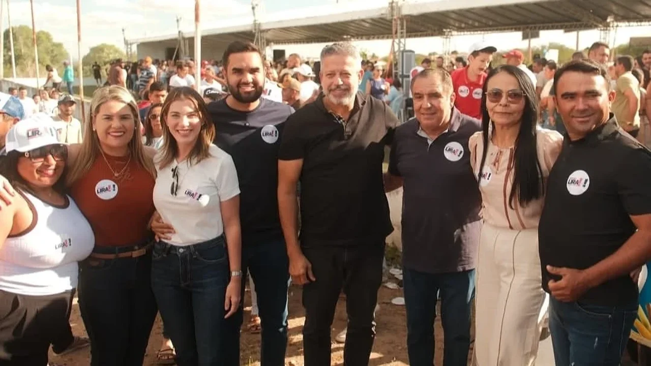Piranhas promove grande manifestação de apoio a Arthur Lira e confirma ex-presidente da Câmara como candidato do Sertão ao Senado