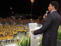 Pr. Josué Brandão pregou na abertura da conferência