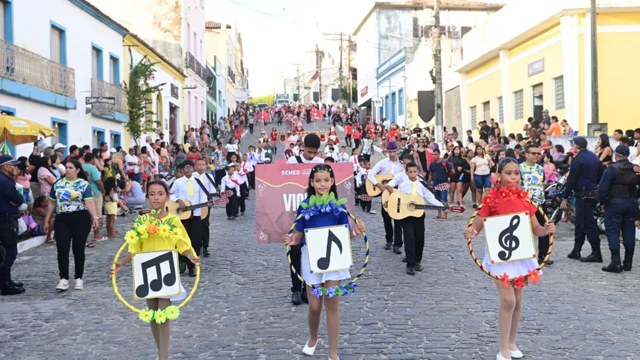 Desfile de 7 de Setembro em Penedo terá live e palanque oficial em novo local