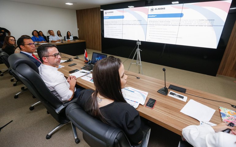Secretaria de Governo apresenta resultados da gestão ao governador Paulo Dantas