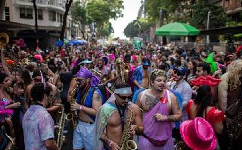 Dengue, gripe e Covid: passados 15 dias de incubação dos vírus, veja o real impacto do Carnaval no nº de infecções