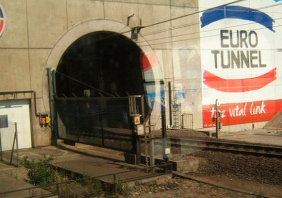 Trinta e sete mil imigrantes foram interceptados no Eurotúnel desde janeiro