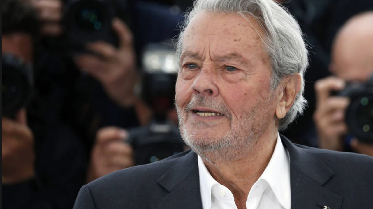 Alain Delon começa sua despedida e faz agradecimento
