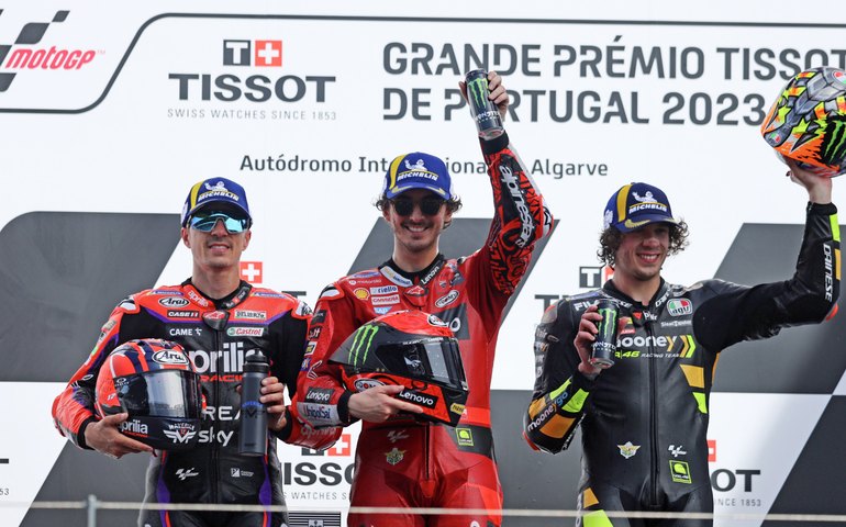 Bagnaia reina na etapa da Itália da MotoGP e fecha fim de semana perfeito com vitória tranquila