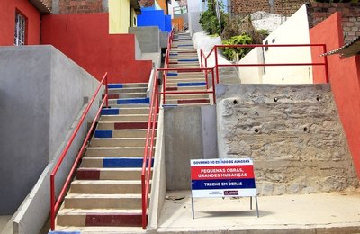Obras de mobilidade completam um ano com cerca de 7 km de escadarias construídas em Maceió
