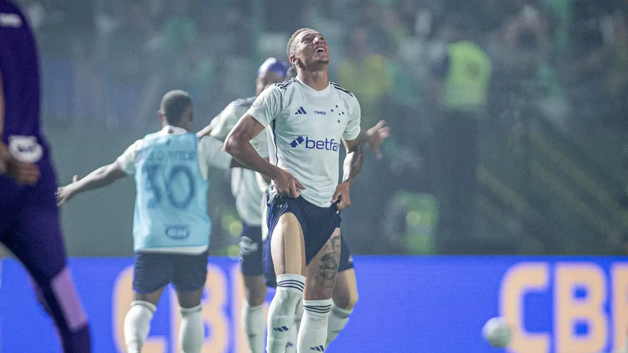 Cruzeiro supera Goiás e ganha fôlego na lua contra o rebaixamento