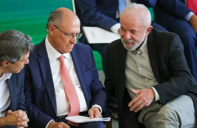 Governo vai trabalhar para reverter taxação dos EUA, diz Alckmin