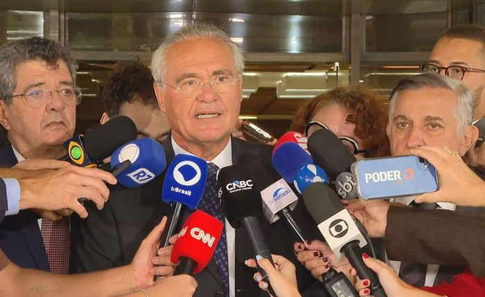 Senador Renan Calheiros, presidente da Comissão de Assuntos Econômicos