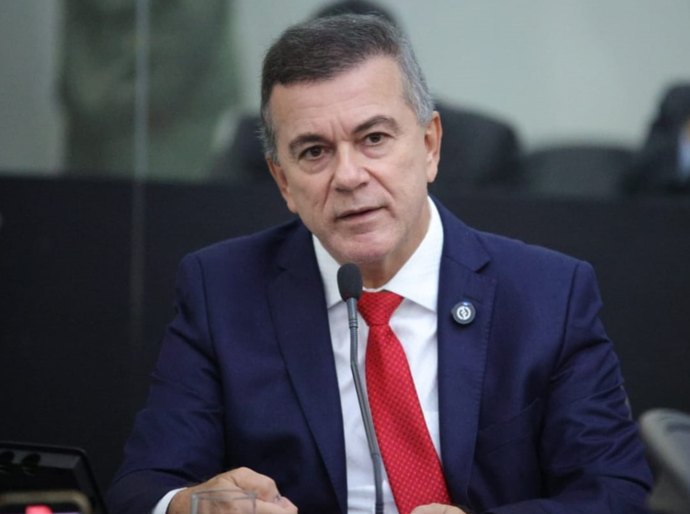 Ronaldo Medeiros destaca passagem do Dia do Assistente Social