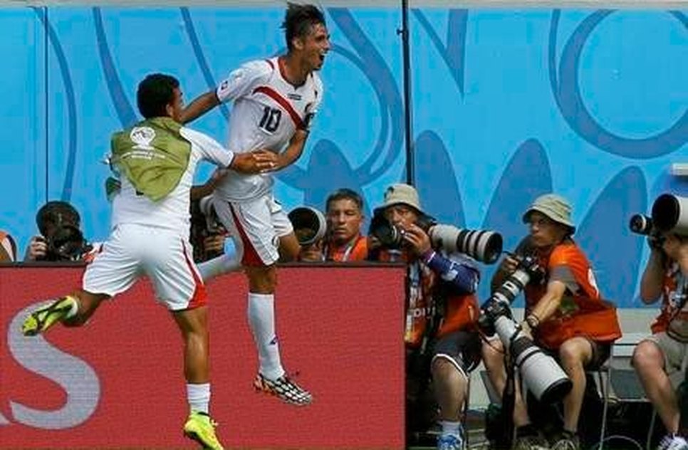 Ruiz comemora o gol da vitória costa-riquenha sobre a Itália/ Foto: Reuters