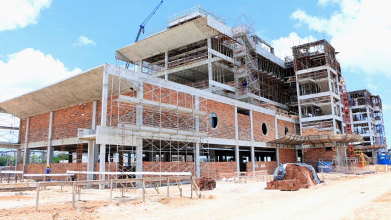 Investimentos em obras do Estado impulsionam admissões na construção civil em 2019