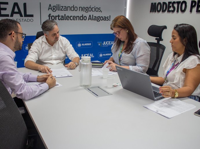 Juceal e Sebrae estreitam parceria e discutem evolução do ambiente de negócios em Alagoas